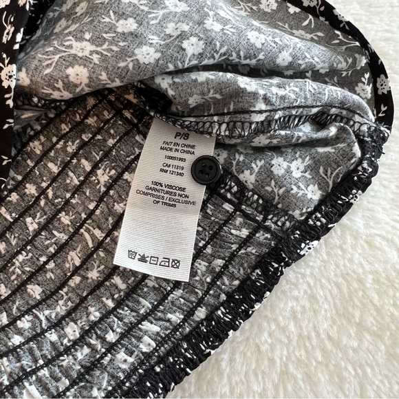 Cropped Top 🖤 worn once! - Picture 5 of 10